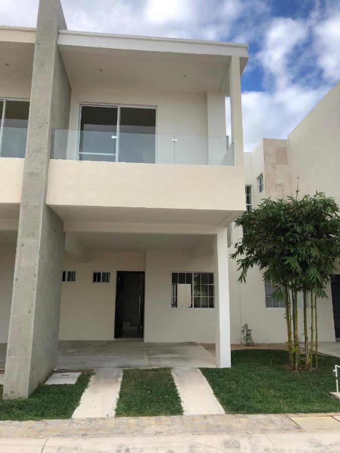 Cozy Family Vacation Home Near The Beach! Playa del Carmen Dış mekan fotoğraf